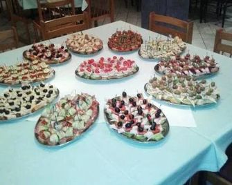 Rooms Gat - Subotica - Buffet