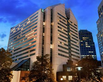 Embassy Suites by Hilton Indianapolis Downtown - אינדיאנאפוליס - בניין