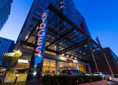 Rydges Auckland - Auckland - Building