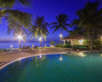 راجابرويك ساموي ريزورت - كوه ساموي - حوض السباحة