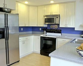 Nice Cozy House -W Fenced Yard - Bothell - Kitchen