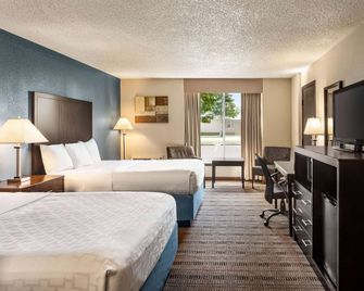 AmericInn by Wyndham La Crosse Riverfront Conference Center - La Crosse - Yatak Odası