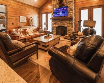 Small Event / Group Rental | Cabins 1 - 3 | - Preston - Sala de estar