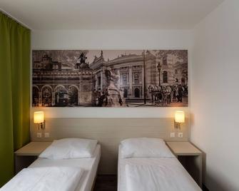 Life Hotel - Fischamend - Bedroom