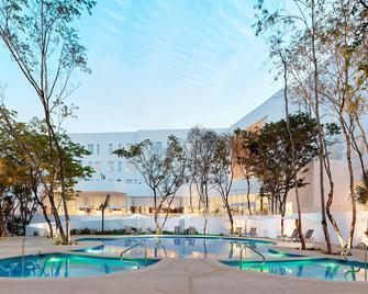 Fairfield Inn & Suites by Marriott Cancun Airport - Cancún - Pool