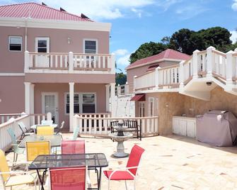 Burcasa: Bed & Breakfast - Kingstown - Patio