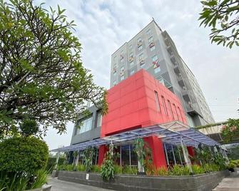 Zuri Express Lippo Cikarang - Bekasi - Building