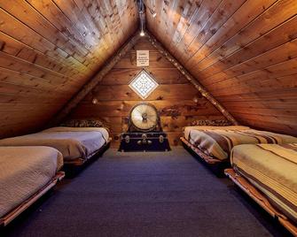 Mountain Harbour Bed & Breakfast - Roan Mountain - Bedroom