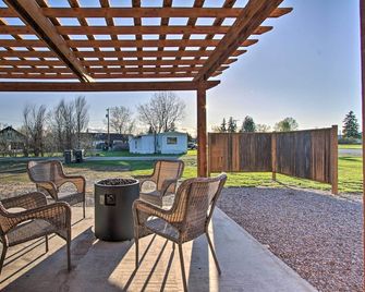 Updated Townhouse w/ Pergola, Walk to Downtown! - Choteau - Patio
