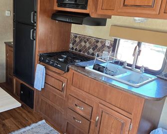 Private space in a quiet area, great place to disconnect. - East Wenatchee - Kitchen