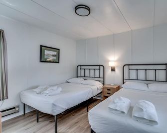 K's Motel with Stunning St. Lawrence River Views - Room 3 - Clayton