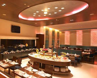 Royal Orchid Central, Pune - פון - מסעדה