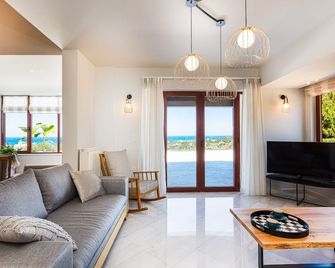 Villa Lime Panoramic sea views with 2 pools Close to Rethymno - Kato Rodakino - Living room