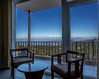 Shree Parijat Resort At Mukteshwar Hill Station with Himalayan View - Mukteshwar - Balcón