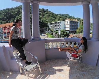 Pop-In Aonang - קראבי - מרפסת