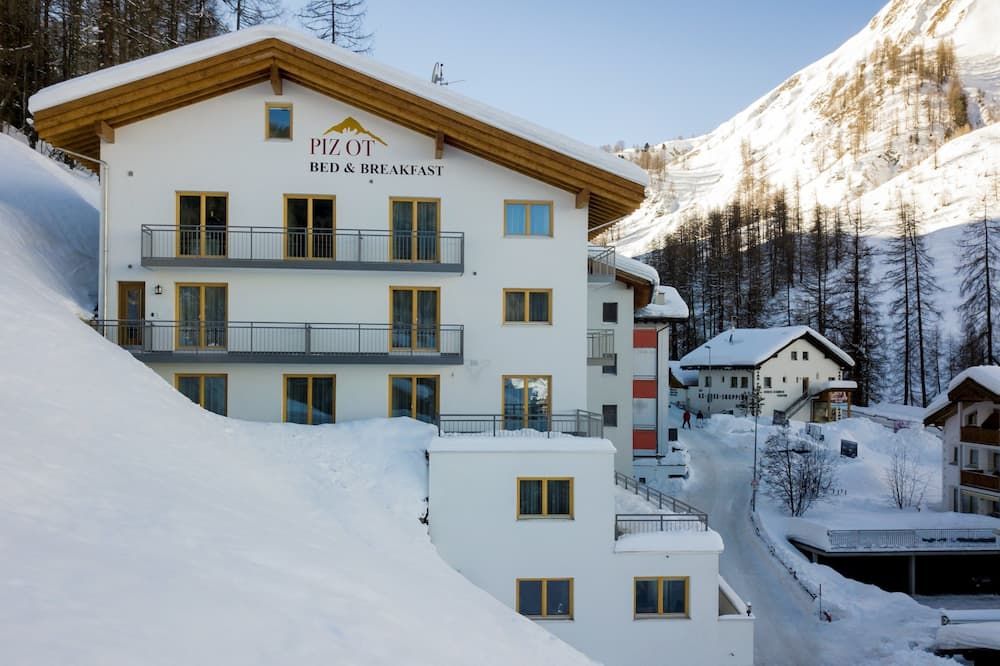 Piz Ot - זאמנאון - בניין