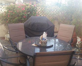 Cozy Beach Apartment Near Lax & Silicon Beach - Los Angeles - Patio