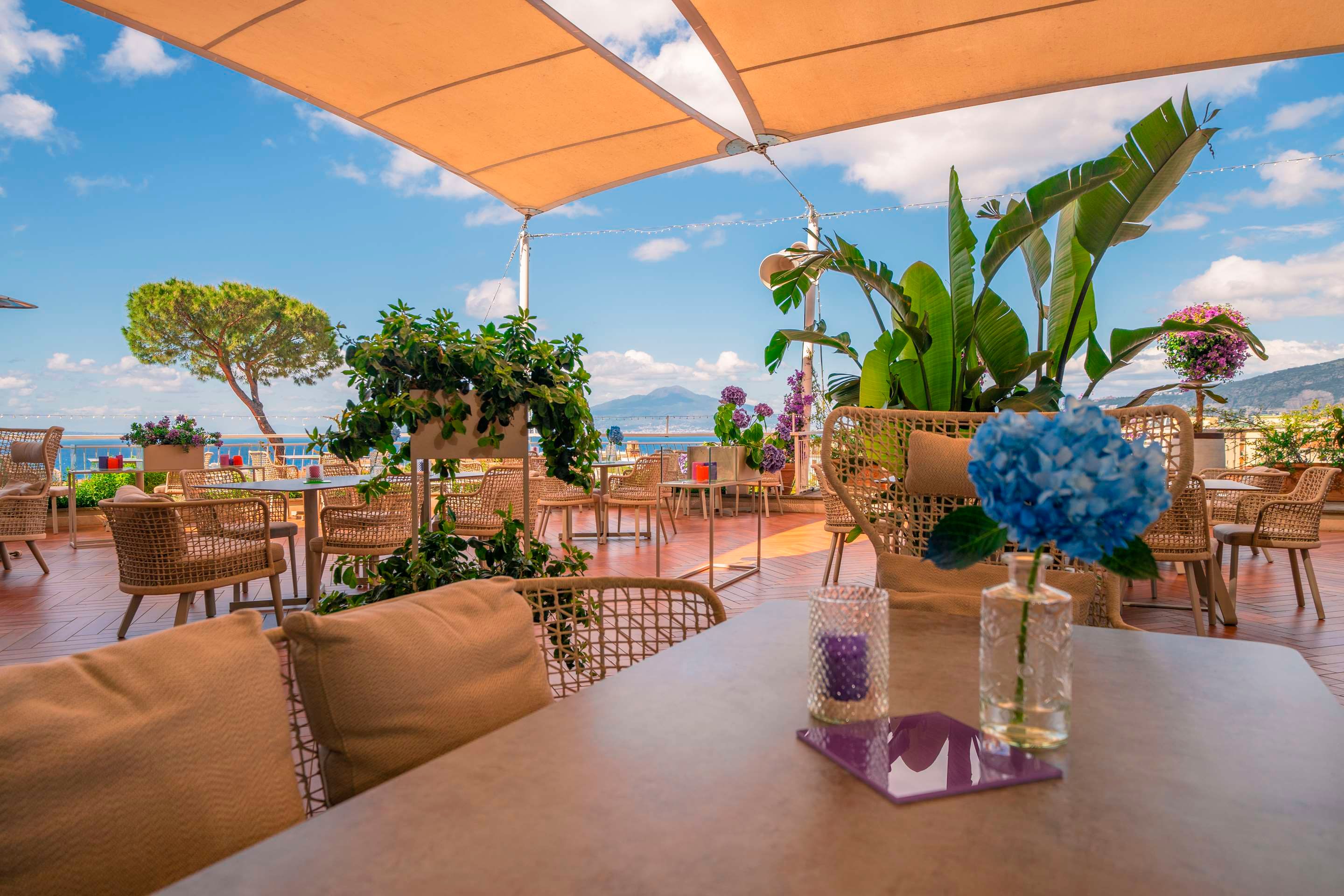 هيلتون سورينتو بالاس - سورنتو - شرفة مرصوفة