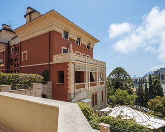 Parco Villa Fiske 2 - Alassio - Building