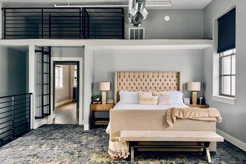 South Flat Luxury Suite - Full Kitchen, Adjustable King Bed, Full Bed In Loft - Logan - Habitación