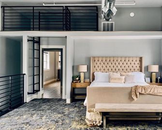 South Flat Luxury Suite - Full Kitchen, Adjustable King Bed, Full Bed In Loft - Logan - Habitación