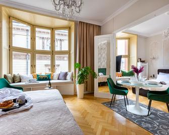 Feniks fragola Apartments - Krakow - Dining room