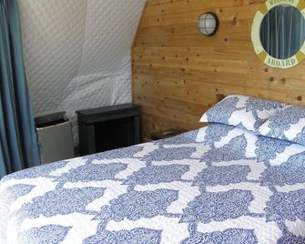 Glamping Dome with a view - Coos Bay - Ložnice