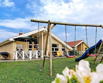 12 person holiday home in Otterndorf - Otterndorf - Gebäude
