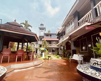 Peravel Beach Holiday Home - Candolim - Patio