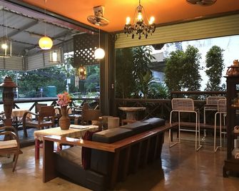 Ez House & Cafe - Sukhothai - Restaurant