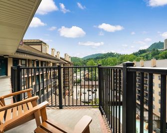 Gatlinburg Town Square - Gatlinburg - Balcony