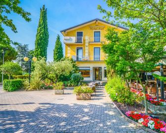 Hotel Riel - Sirmione - Clădire