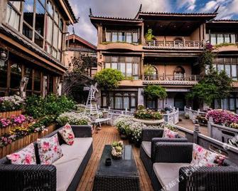 Lisiman Inn (Lijiang Art Club) - 麗江 - 天井