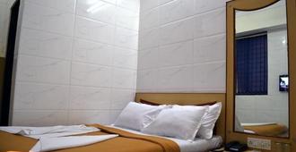 Hotel New Deepak - Bombay - Servicio de la habitación
