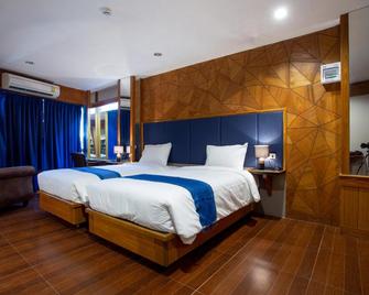 Vince Sakon - Sakon Nakhon - Schlafzimmer