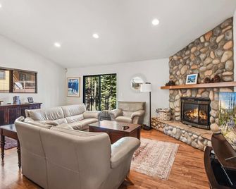 Tranquil Tumbleweed Close to Skiing & More! - Incline Village
