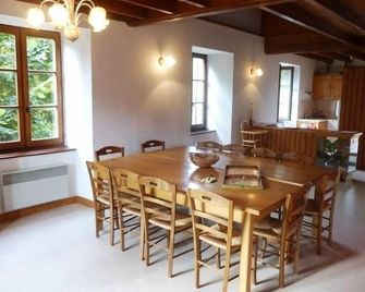 Large house for families and friends near Gorges de l'Allier - Saint-Ilpize - Salle à manger