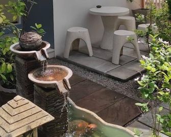 Daddy's home Huahin - הוא הין - פטיו