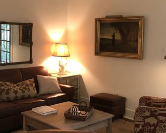 Sycamore Cottage at Peacock in the Delta - Farm Stay - Indianola - Salon