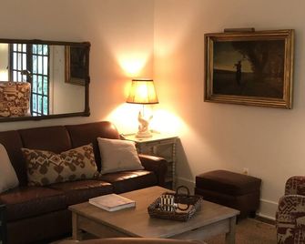 Sycamore Cottage at Peacock in the Delta - Farm Stay - Indianola - Huiskamer