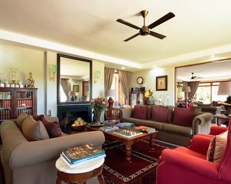 Wilderness Manor - Wilderness - Oturma odası