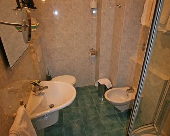 Nuovo Albergo - Chieti - Baño
