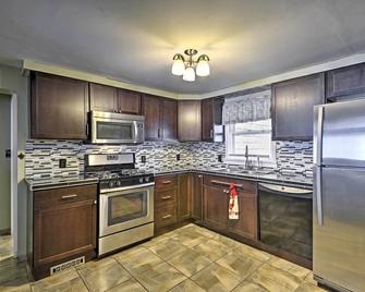 Cozy Binghamton House Near University & Hospital! - Binghamton - Kitchen