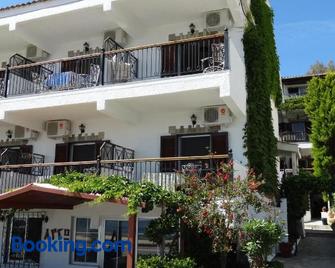 Argo Apartments - Nea Poteidaia - Edificio