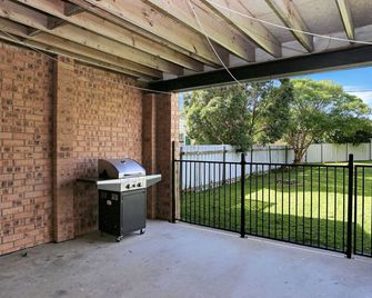 Pet Friendly on Pelican Close to Myall River - Hawks Nest