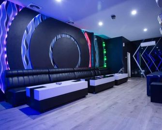 Hotel Apita Cirebon - Cirebon - Lounge