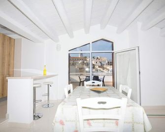 B&B Monsignore - Vieste - Comedor