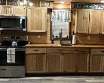 Charming Cabin - Wake up to the Epic Views, Stay for the Convenience - Carlisle - Кухня