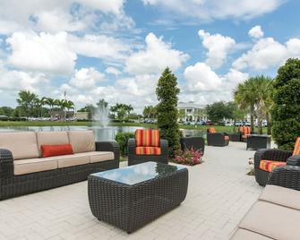 Comfort Suites Sarasota-Siesta Key - Sarasota - Patio