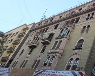 Family Palace Hostel - Cairo - Building